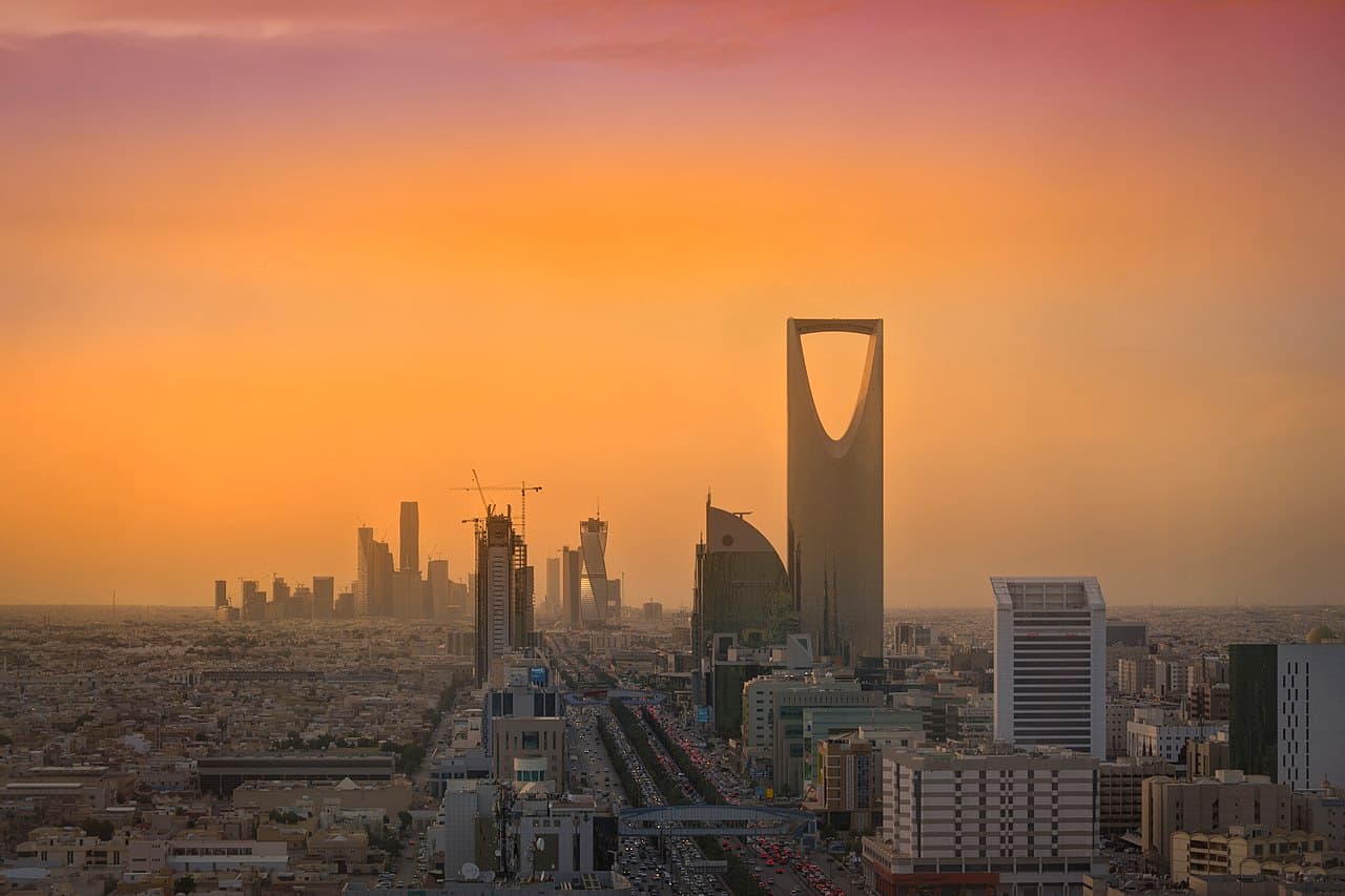 أفق الرياض مع برج المملكة - السعودية