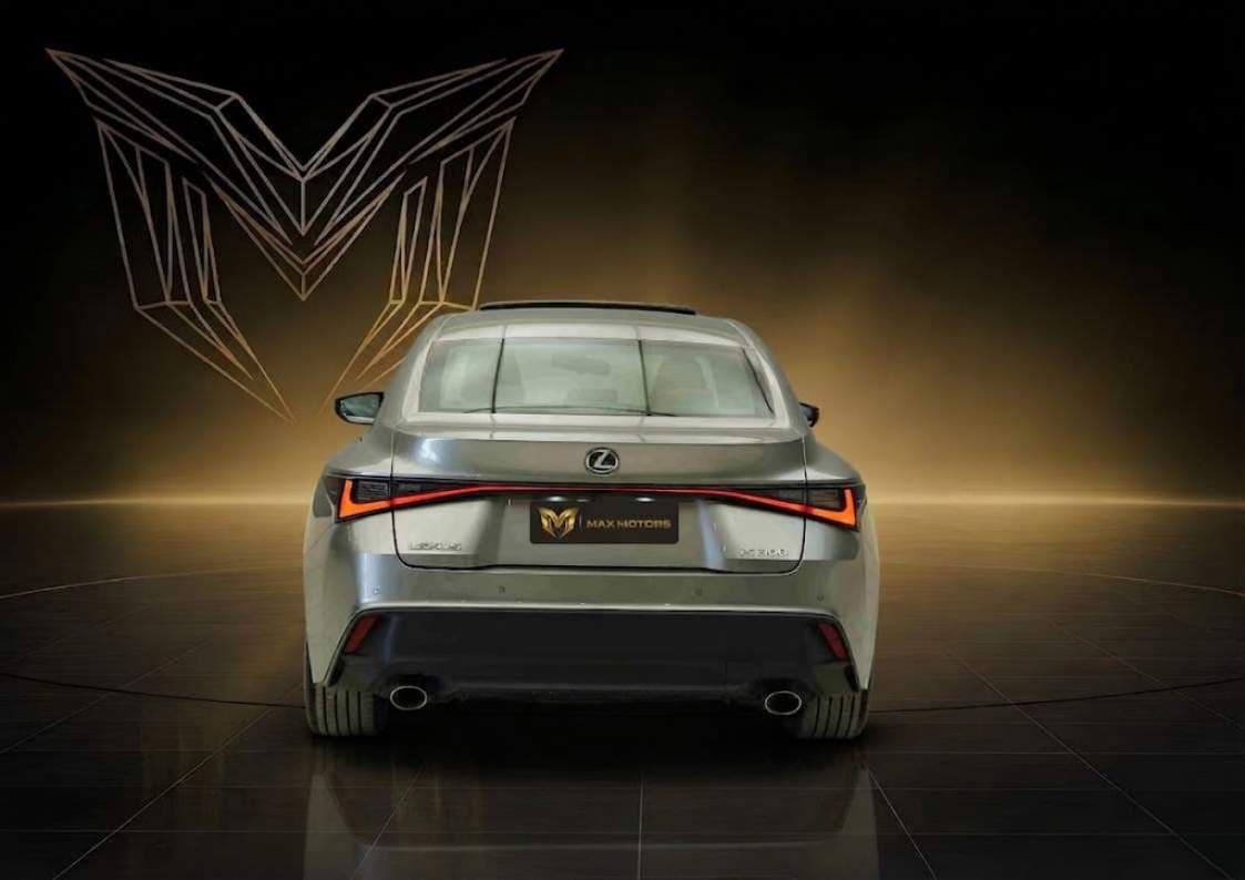 2025 لكزس IS - view 4