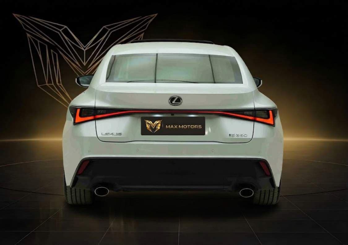 2025 لكزس IS - view 4
