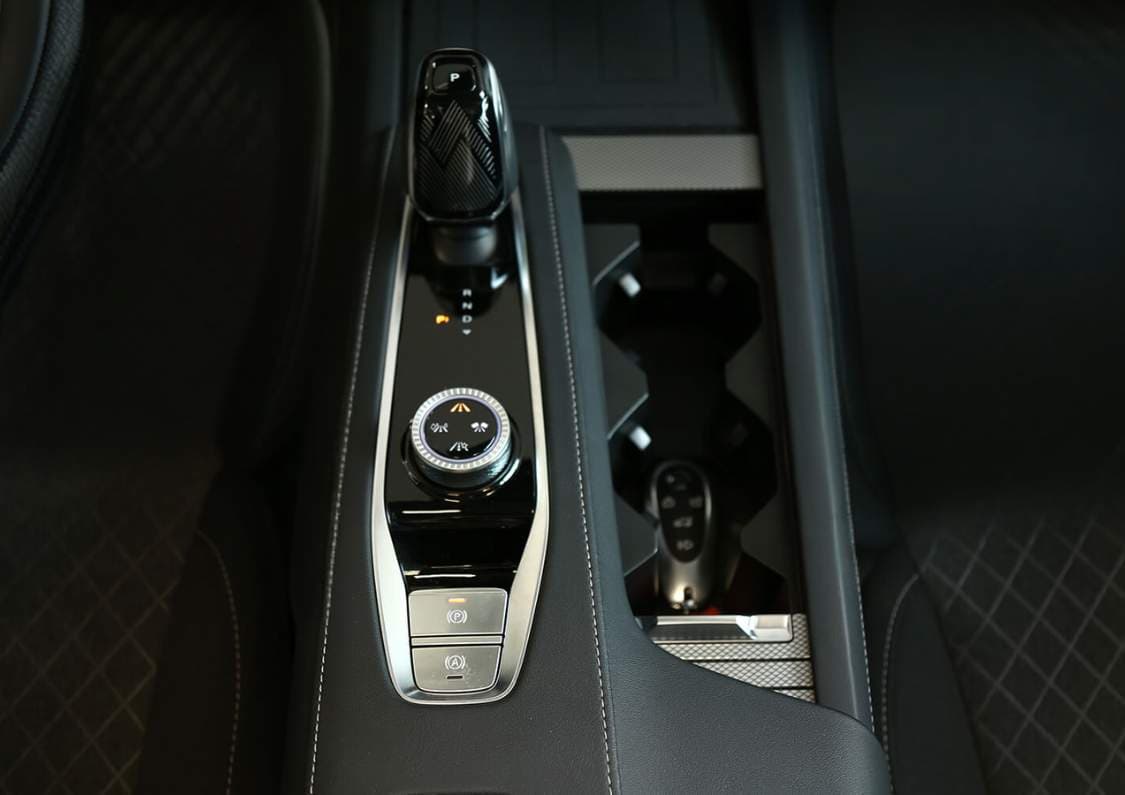 2025 MG RX9 - view 15