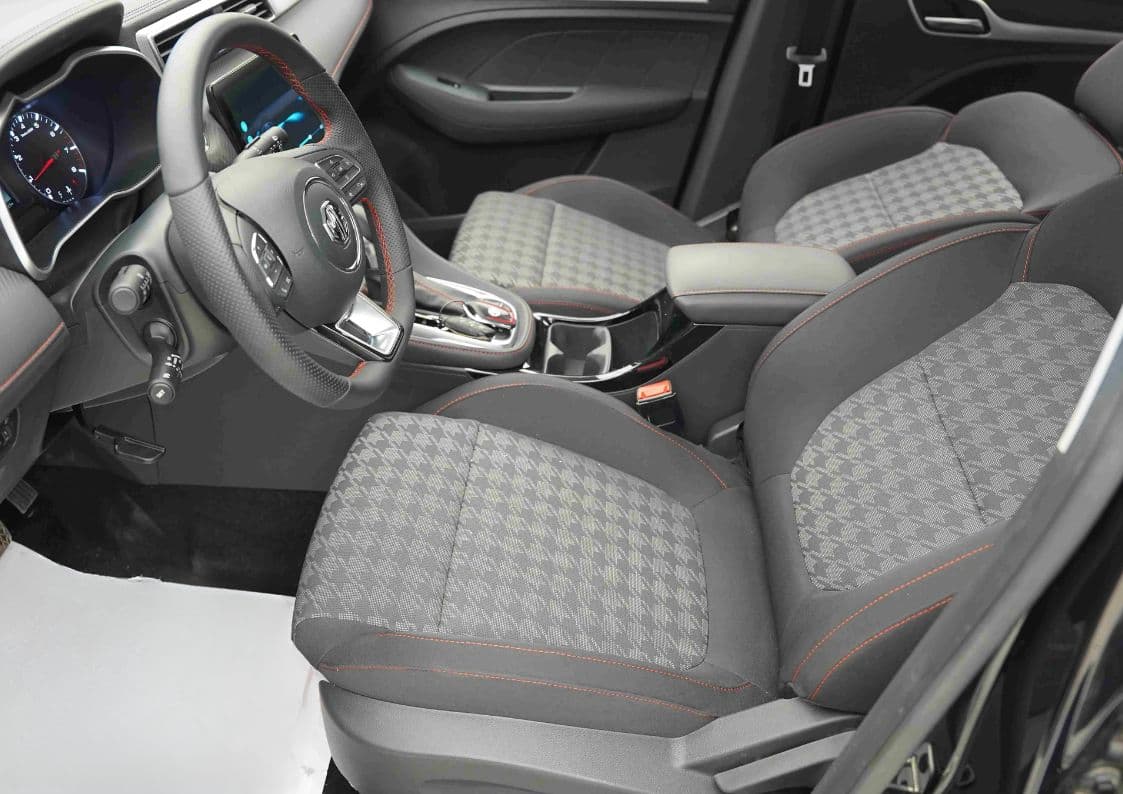 2025 MG ZS - view 6
