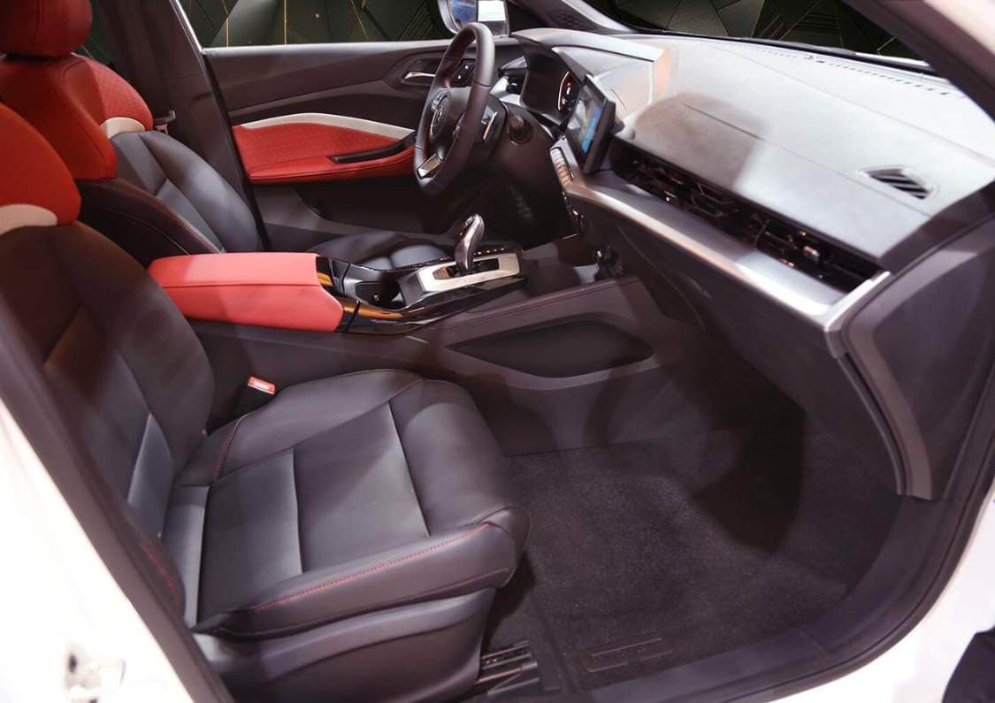 2025 MG GT - view 7