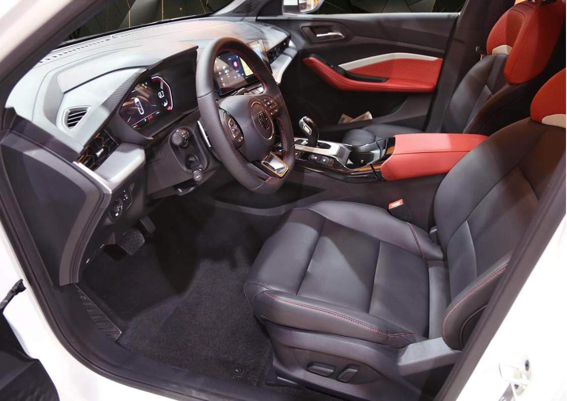 2025 MG GT - view 8