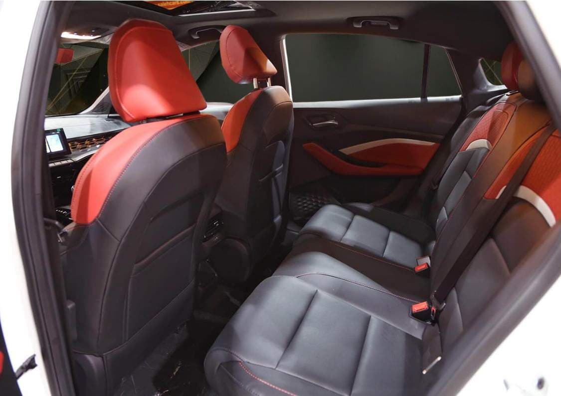 2025 MG GT - view 9