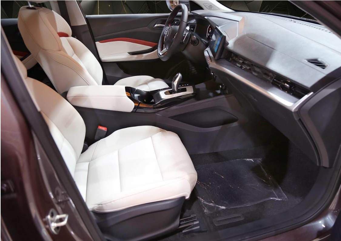 2025 MG GT - view 10