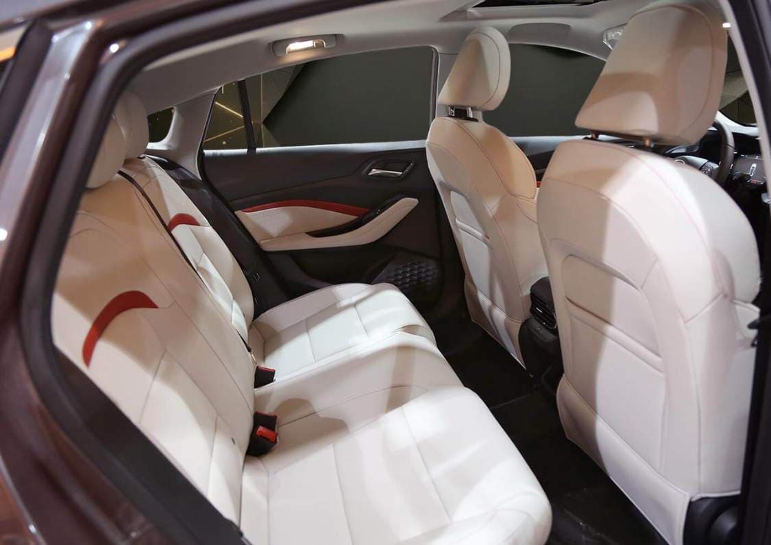 2025 MG GT - view 11