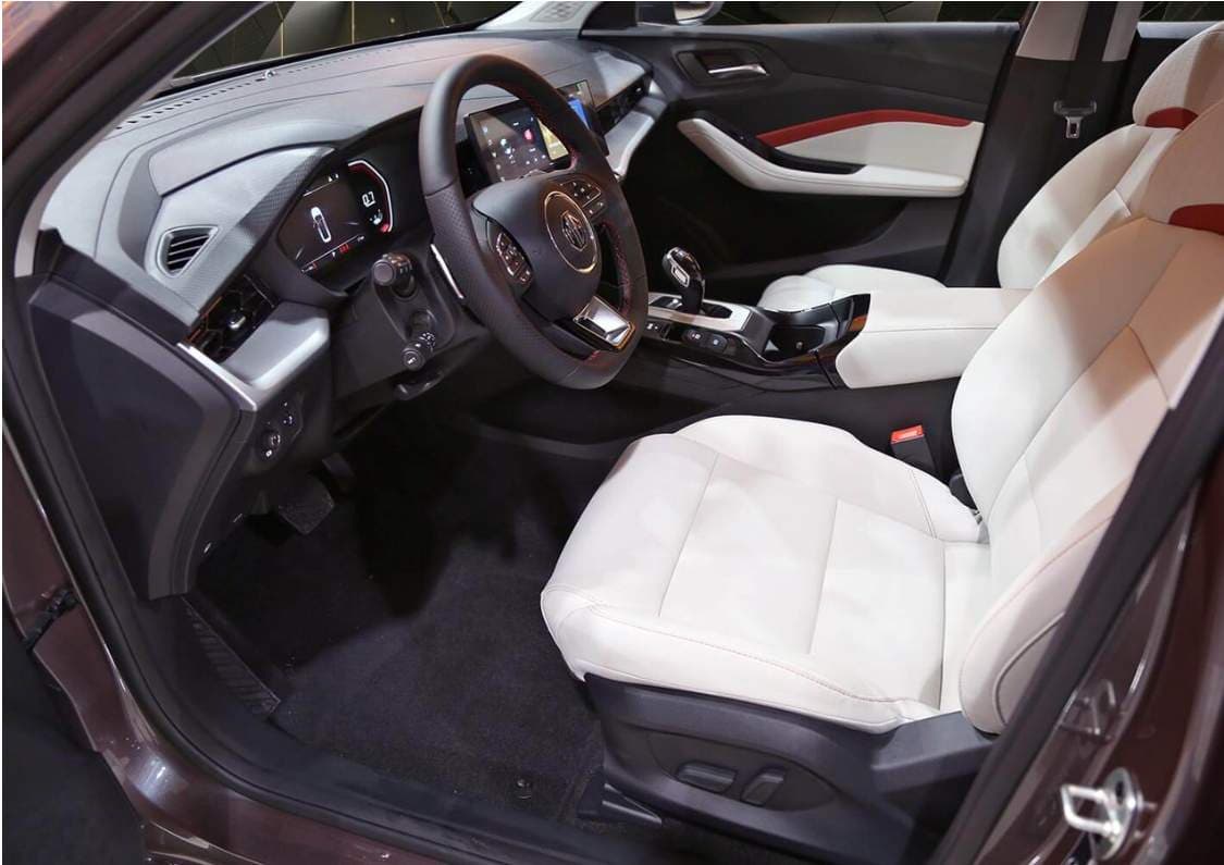 2025 MG GT - view 13