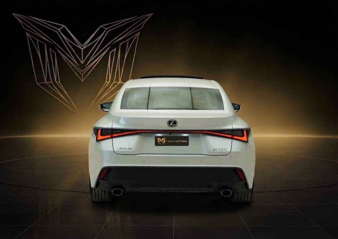 2025 لكزس IS - view 4
